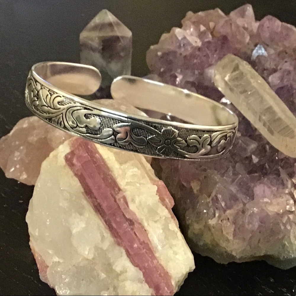 Cuff Bracelet - Picture 3 of 6